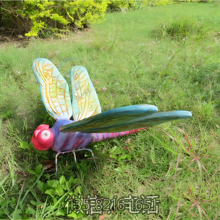 戶外草坪玻璃鋼彩繪卡通動(dòng)物景觀擺件蜻蜓雕塑