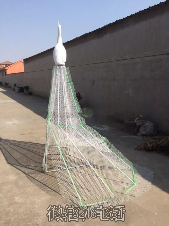 不銹鋼網(wǎng)格編織抽象孔雀雕塑