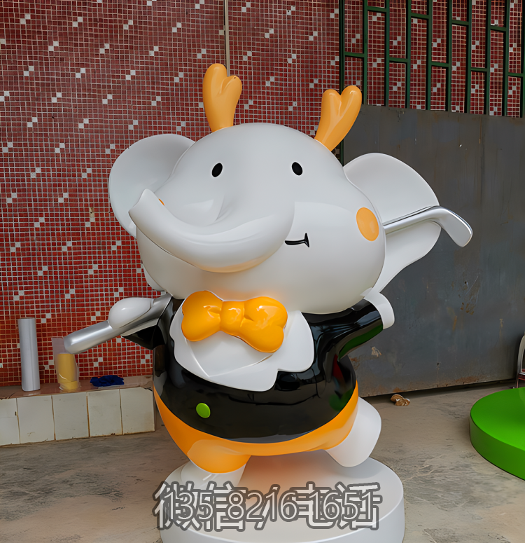 運(yùn)動(dòng)館美陳裝飾景觀擺件玻璃鋼卡通樹(shù)脂打高爾夫的大象雕塑