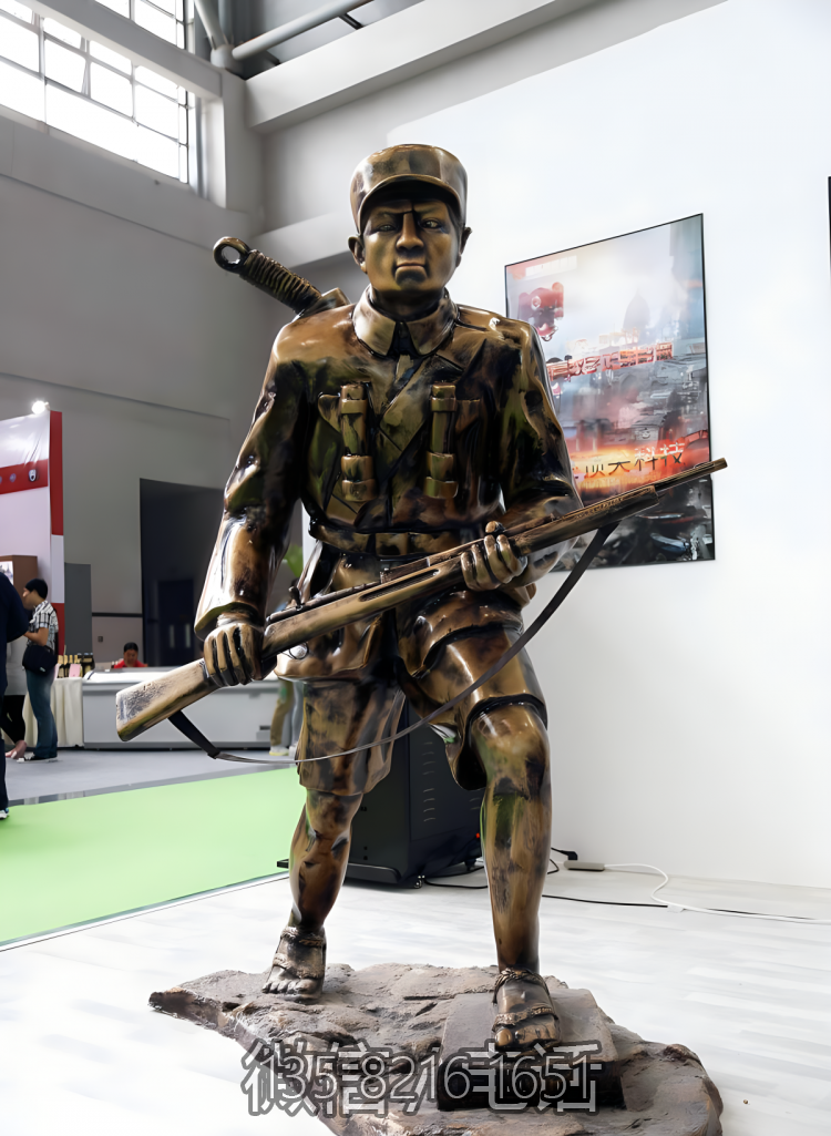 玻璃鋼仿銅八路軍戰(zhàn)士雕塑