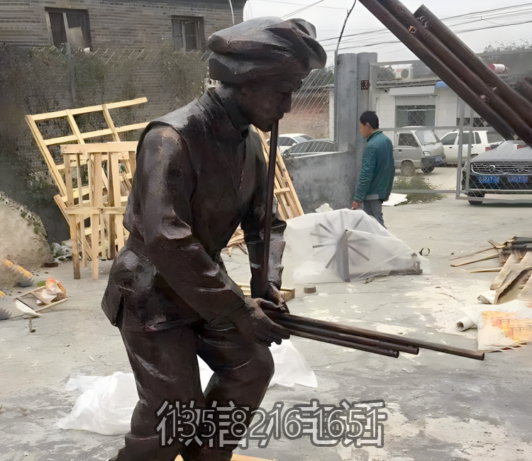 少數(shù)民族的樂器和人物街邊銅雕音樂人雕塑