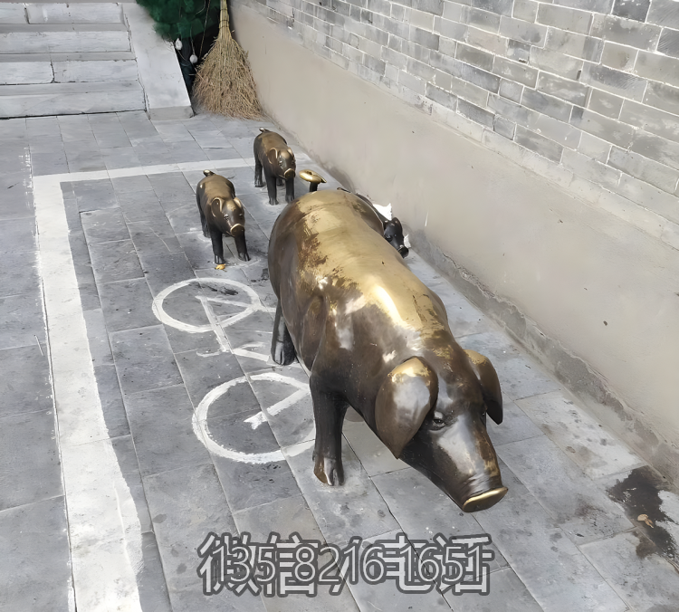景區(qū)園林創(chuàng)意定制鑄銅十二生肖豬雕塑