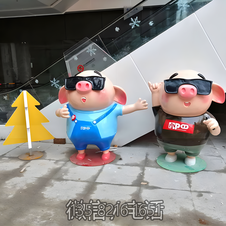 創(chuàng)意景觀擺件玻璃鋼卡通動物生肖豬雕塑擺件