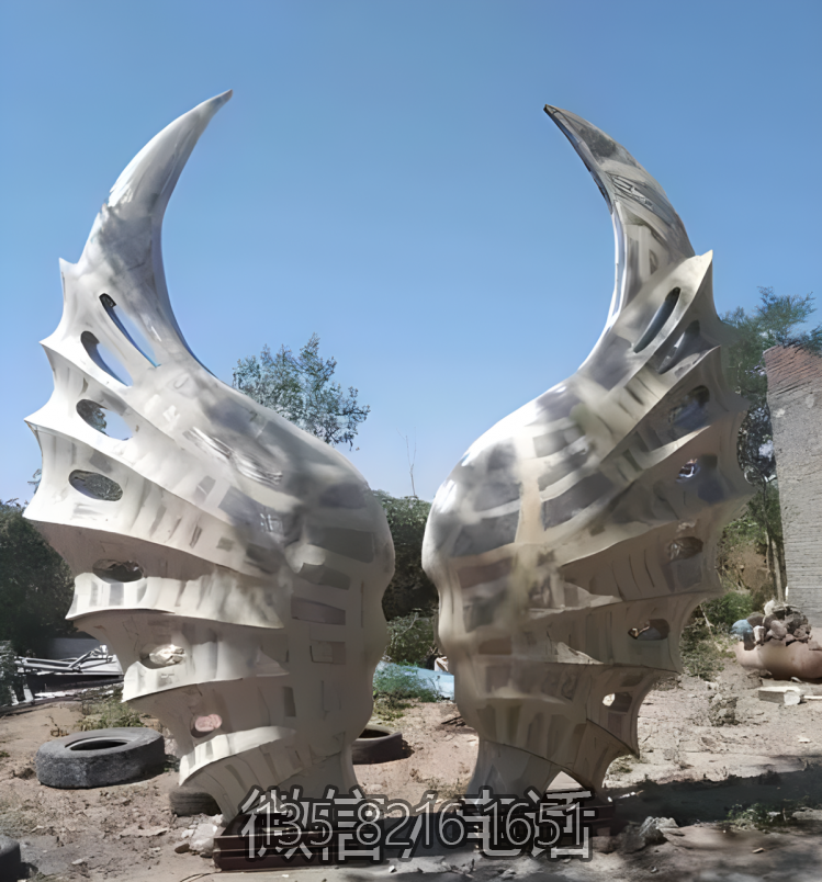 一對(duì)玻璃鋼抽象翅膀雕塑