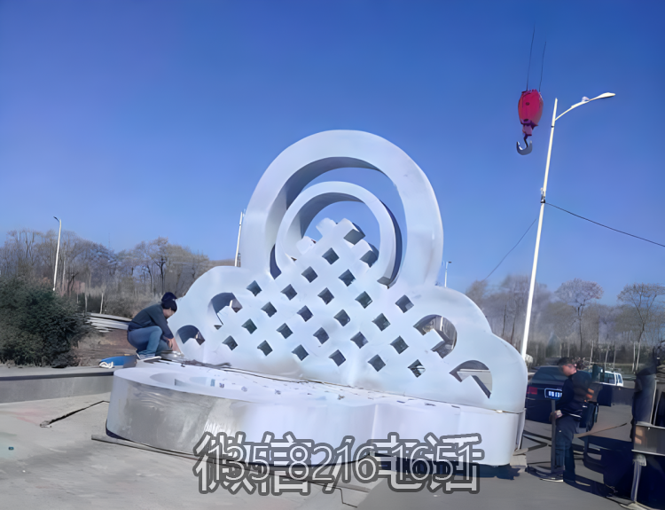 不銹鋼中國結(jié)造型雕塑