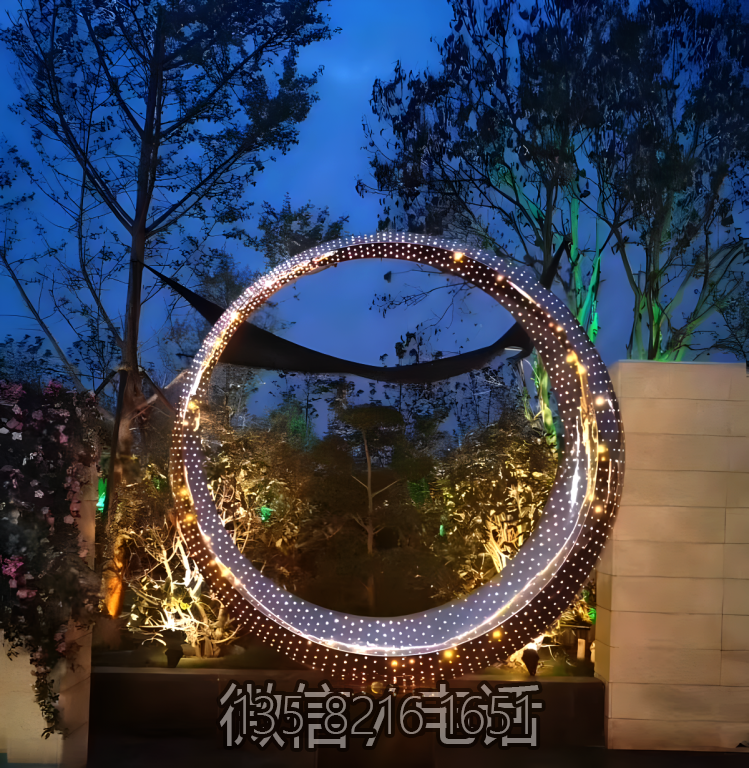 庭院園林鏤空不銹鋼發(fā)光圓環(huán)雕塑 庭院園林鏤空不銹鋼發(fā)光圓環(huán)雕塑