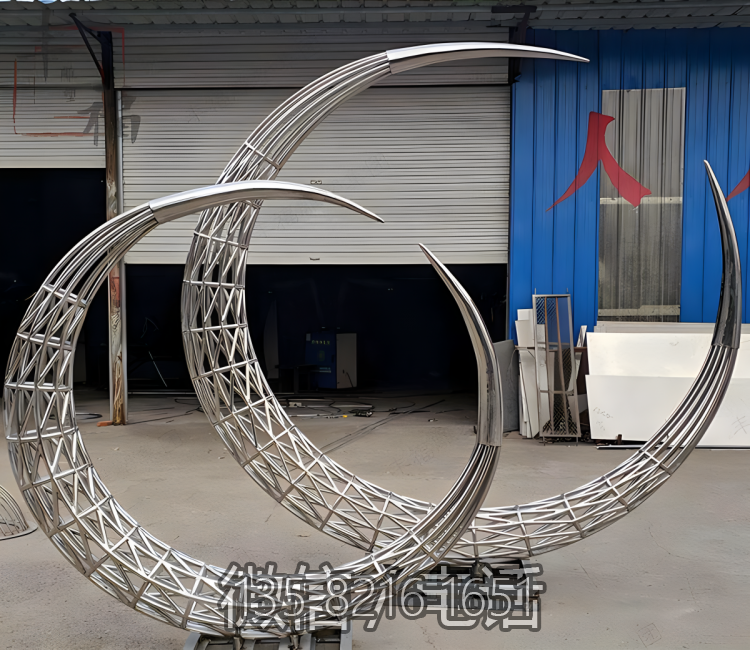 月亮雕塑-別墅裝飾擺放兩個不銹鋼鏤空月亮雕塑