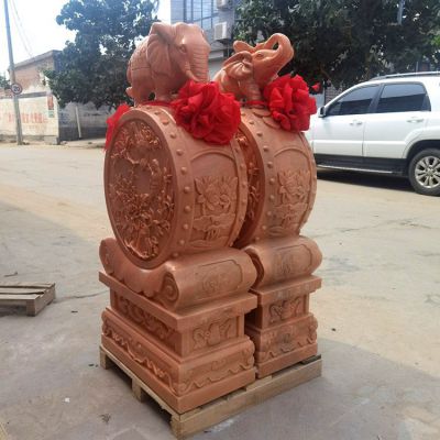 一對(duì)晚霞紅大象石門(mén)墩