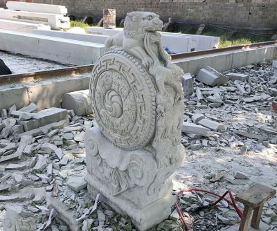 石雕門墩，門口擺放的花崗巖材質(zhì)抱鼓石