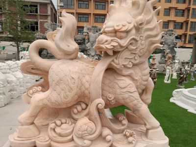 景區(qū)擺放晚霞紅浮雕麒麟雕塑