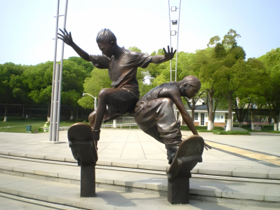 城市廣場(chǎng)景觀玻璃鋼仿銅景觀玩滑板的人物雕塑