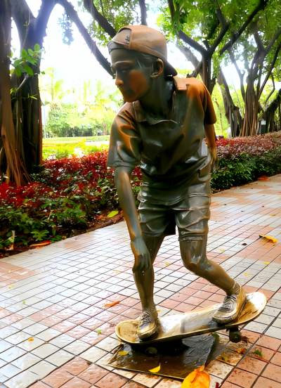 景觀(guān)公園運(yùn)動(dòng)主題擺件玻璃鋼玩滑板的人物雕塑