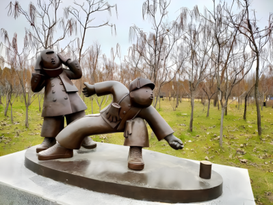 公園戶外玻璃鋼仿銅放鞭炮的情景組合小品雕塑