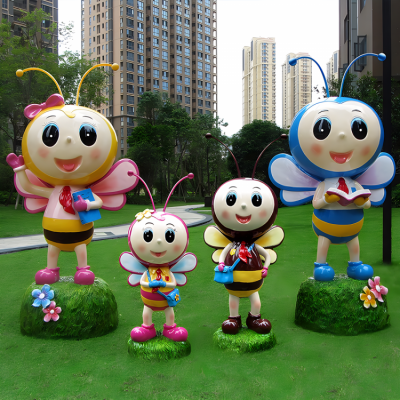 別墅小區(qū)玻璃鋼卡通彩繪組合景觀小品蜜蜂雕塑