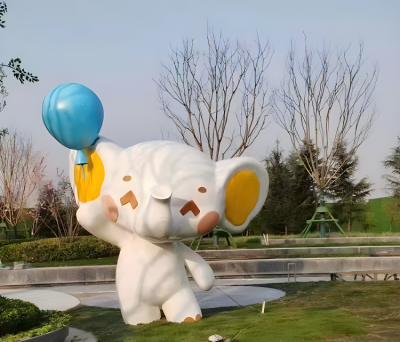 園林景觀玻璃鋼卡通動(dòng)物景觀擺件手拿氣球的大象雕塑
