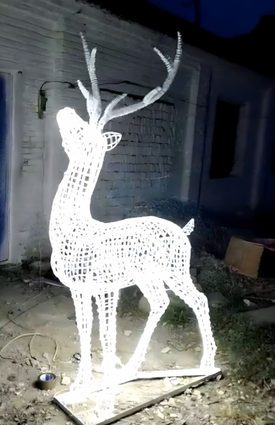 戶外公園美陳裝飾動物擺件不銹鋼編織工藝發(fā)光梅花鹿雕塑