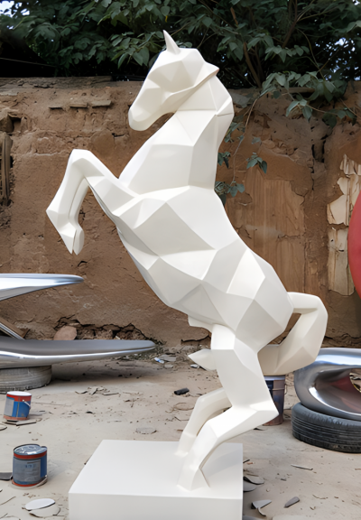 創(chuàng)意抽象動物景觀擺件玻璃鋼幾何塊面十二生肖馬雕塑