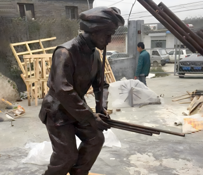 少數(shù)民族的樂器和人物街邊銅雕音樂人雕塑