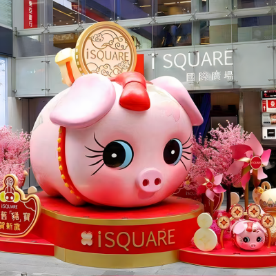 商業(yè)街動(dòng)物景觀裝飾大型落地?cái)[件玻璃鋼卡通生肖豬雕塑