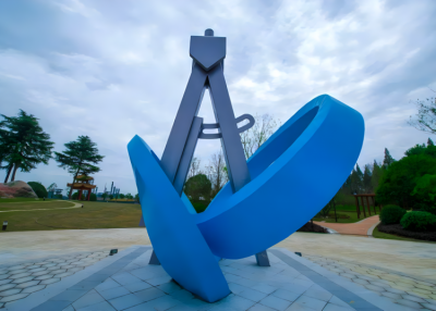 圓規(guī)不銹鋼校園雕塑