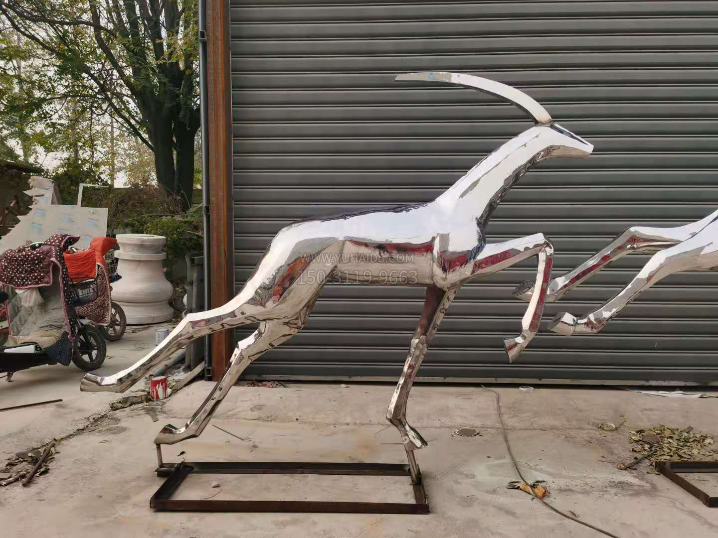 A款，鏡面不銹鋼鹿，奔跑